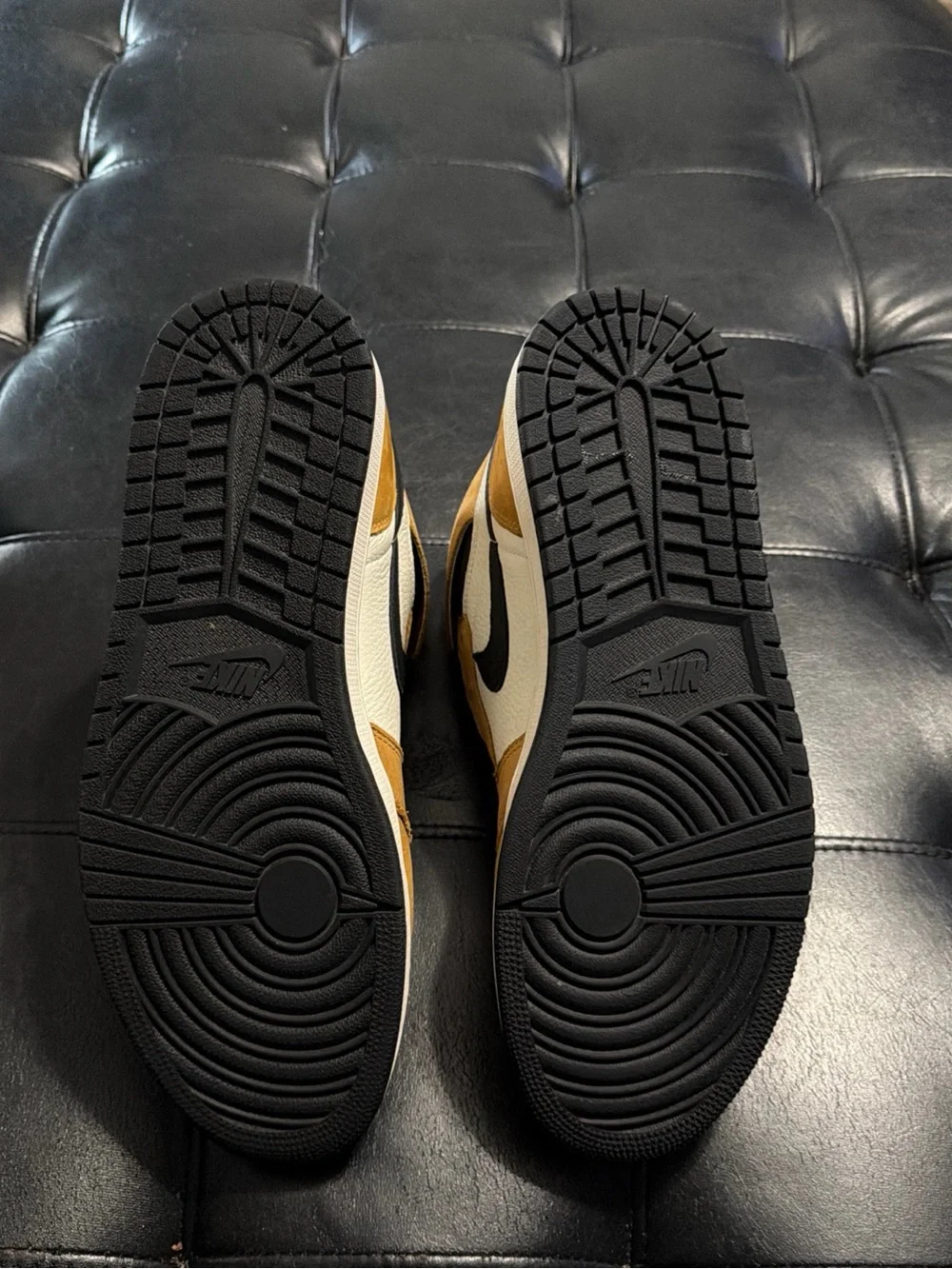 Jordan High-Top Sneakers in Mustard/White/Black